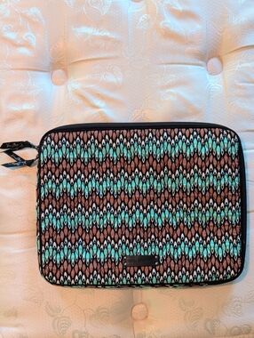 Vera Bradley Aqua and Brown Geometric Tablet Sleeve